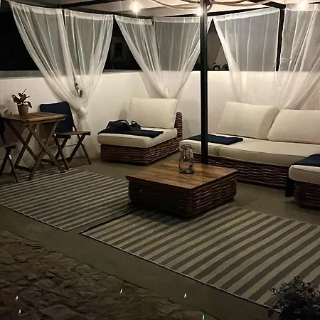 Apartment & 28 *